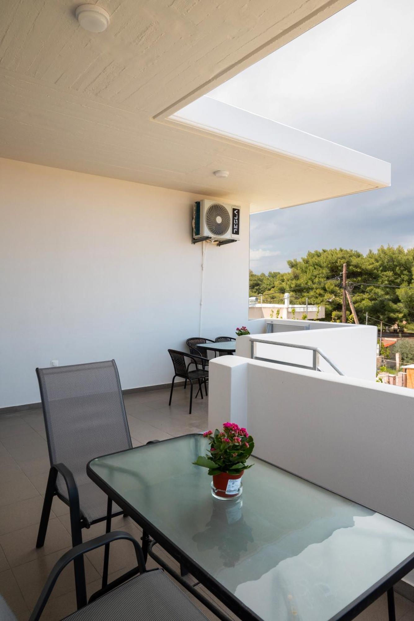Airport Palmtree Apartments - 15Min From Airport Artemida  Exterior photo